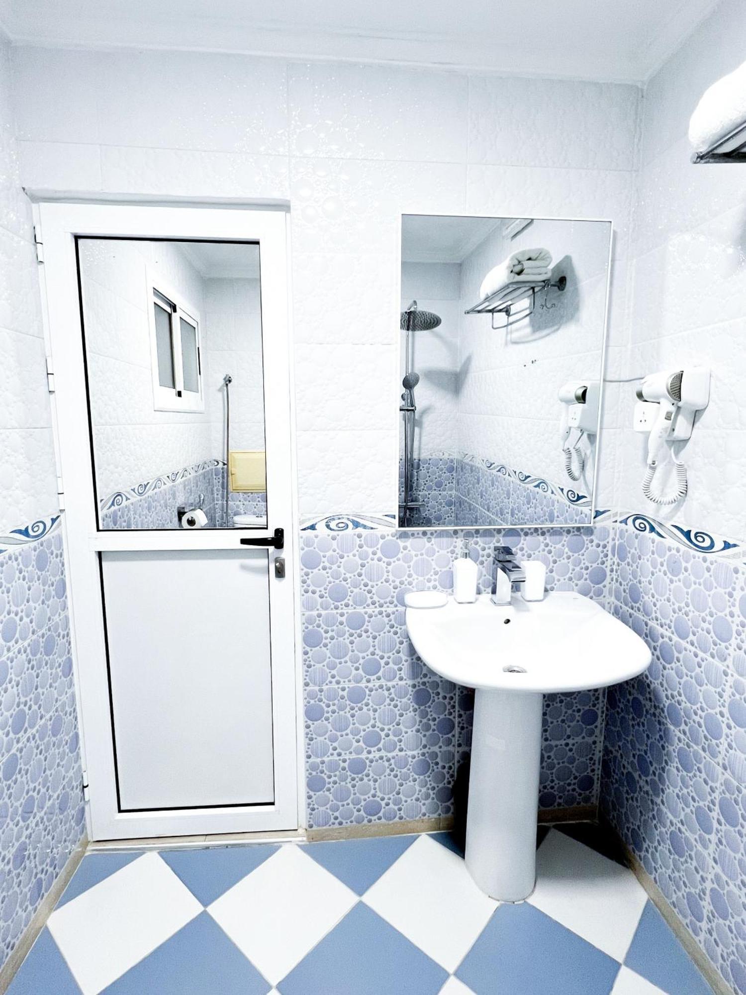Mira Appartement -Lovely, Tidy & Close To Beaches And City Center Эль-Хосейма Экстерьер фото